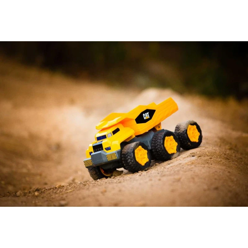 CAT Massive Mover 6 Wheel R/C Vehicle 9 CAT Massive Mover 6 Wheel R/C Vehicle - Image 7