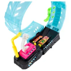 Hot Wheels Monster Trucks Epic Loop Glow In Dark Playset -Christmas gift Sales Store hot wheels monster trucks epic loop glow in dark playset 2