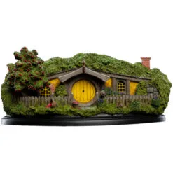 Orchard Toys The Hobbit - 13 Apple Orchard Hobbit Hole Diorama